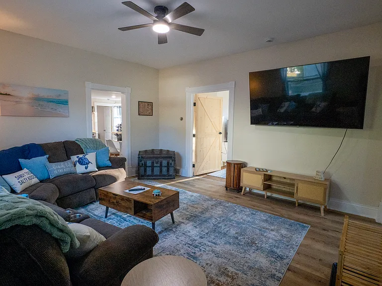 2141 Harrison Ave #1 — Photo 4
