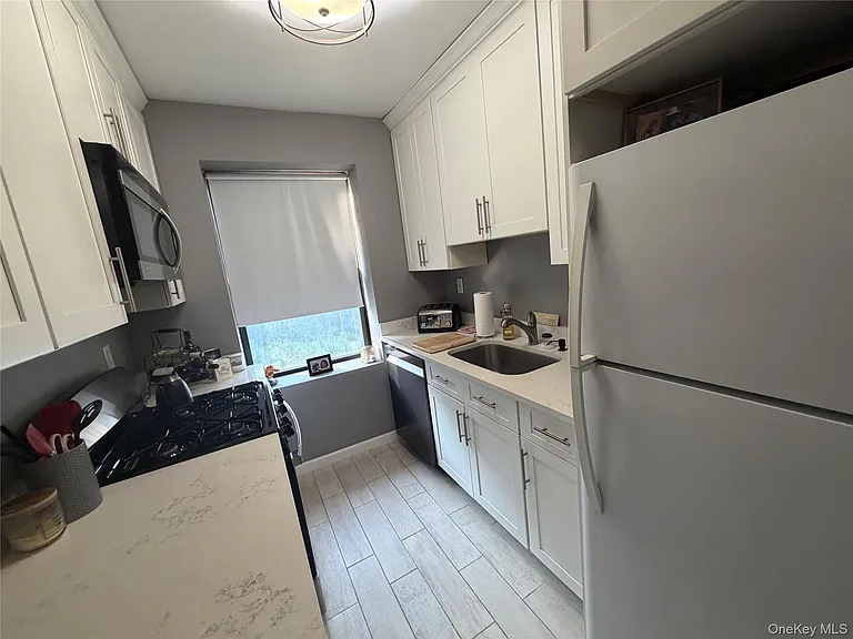 30 Windsor Ter #2D — Photo 9