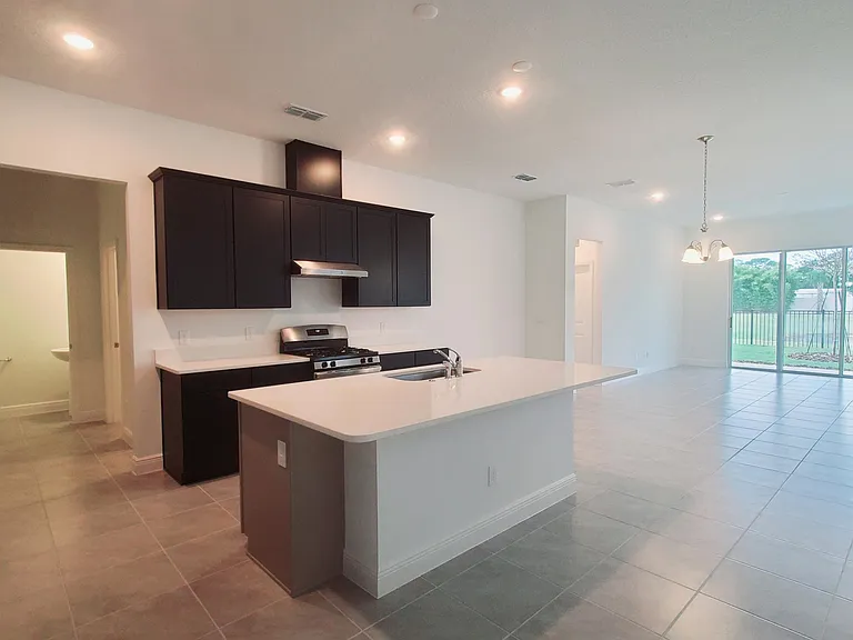 2058 Emerald Springs Dr — Photo 17