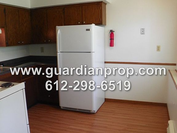 4th image of 352 21st Ave S #1A