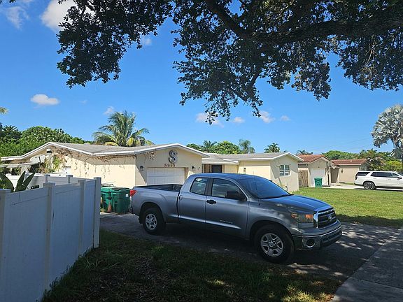 3rd image of 8969 SW 52nd Pl