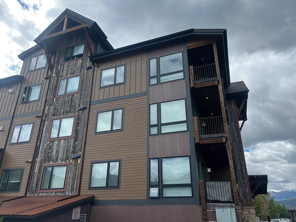 235 E La Bonte St #208