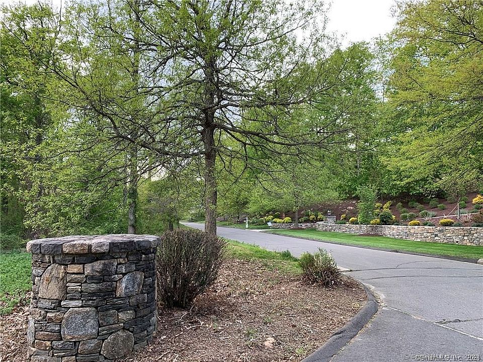 2nd image of 9A Oak Ridge Dr