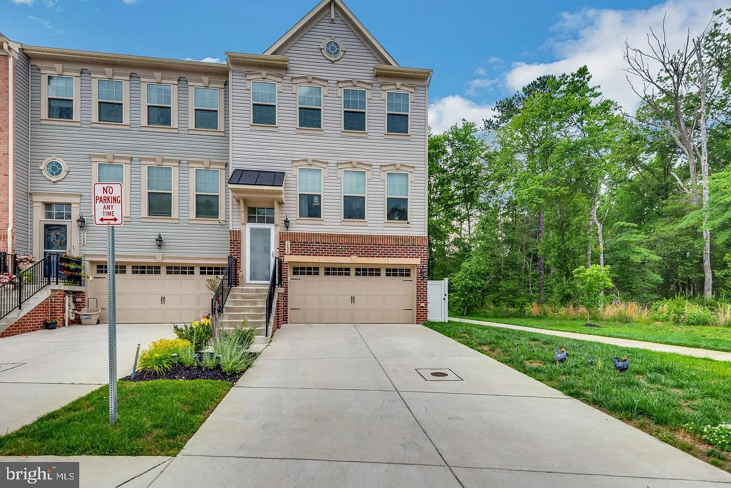 3 bed, 3.5 bath, 2195 sqft, $3,100 — Photo 1