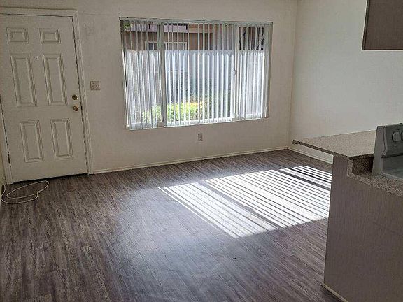 3rd image of 25695 Prospect Ave #105