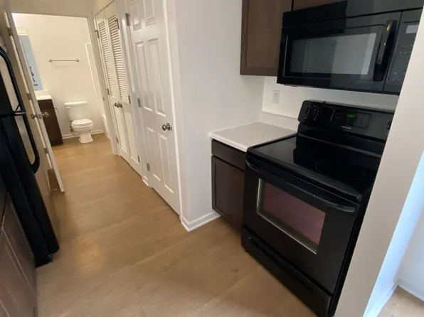 1 bedroom close to UCM Campus in Warrensburg!, 404 Jefferson St, Warrensburg, MO 64093