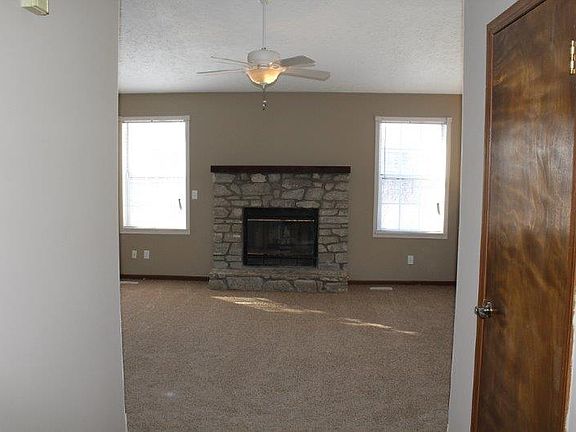 3rd image of 3304 Pawnee Dr