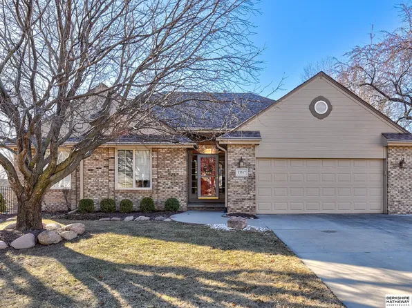 13517 Taylor St, Omaha, NE 68164