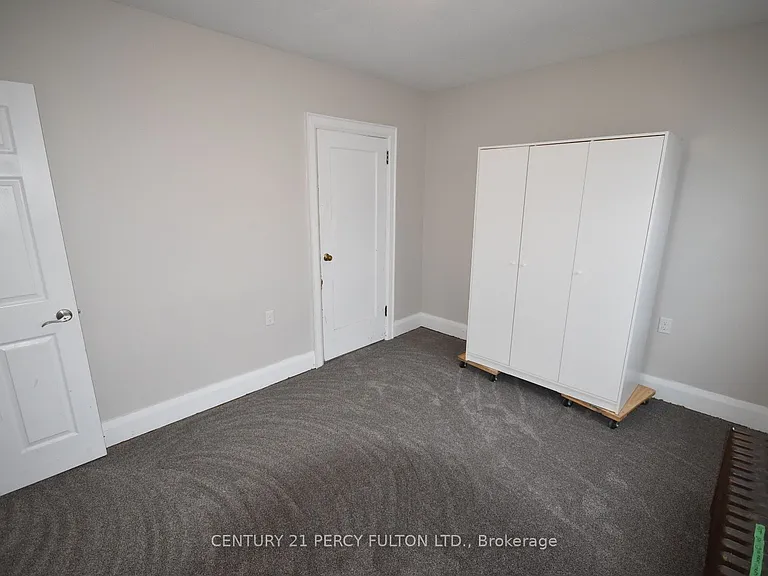 361 Bond St E — Photo 5