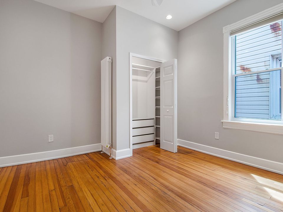 1st image of 8 R St NW Floor 2