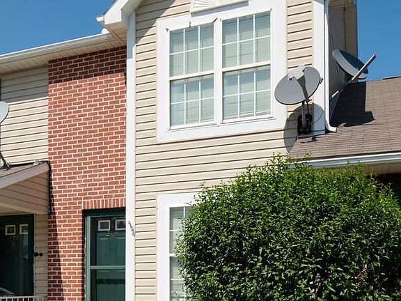 2nd image of 209 Pebble Ln