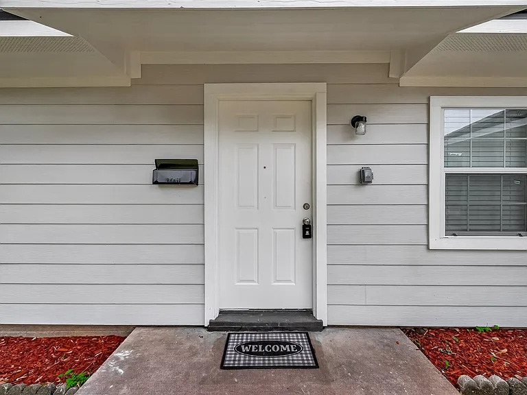 14022 Rosecrest Dr — Photo 2