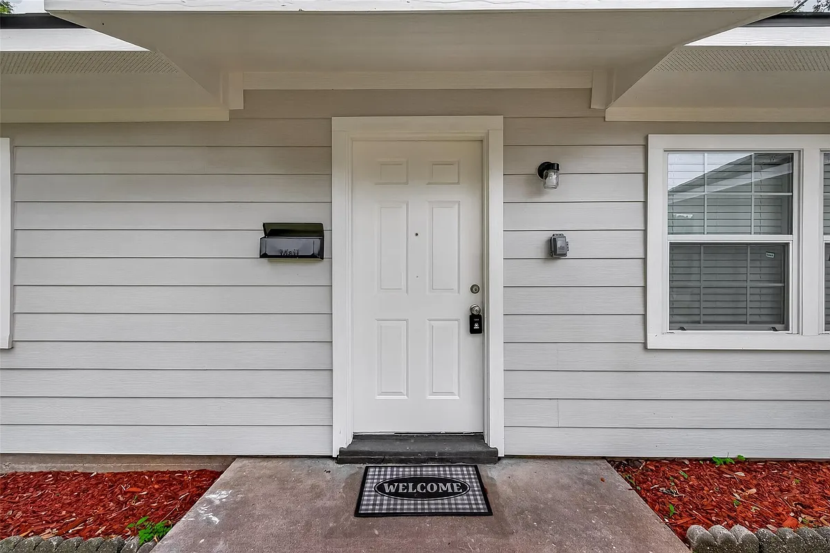 Building Photo - 14022 Rosecrest Dr