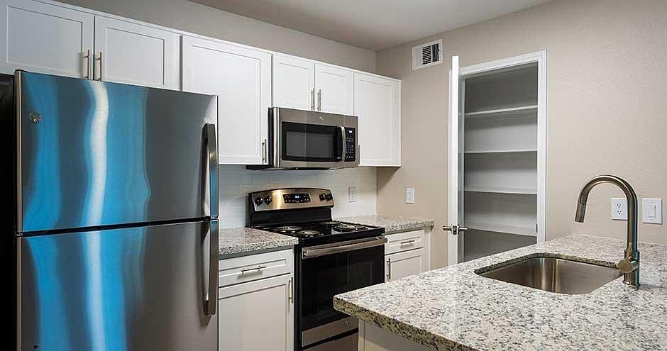 1st image of 8181 Fannin St #2011