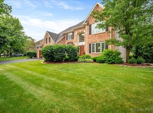 1448 Eagle Brook Dr, Geneva, IL 60134