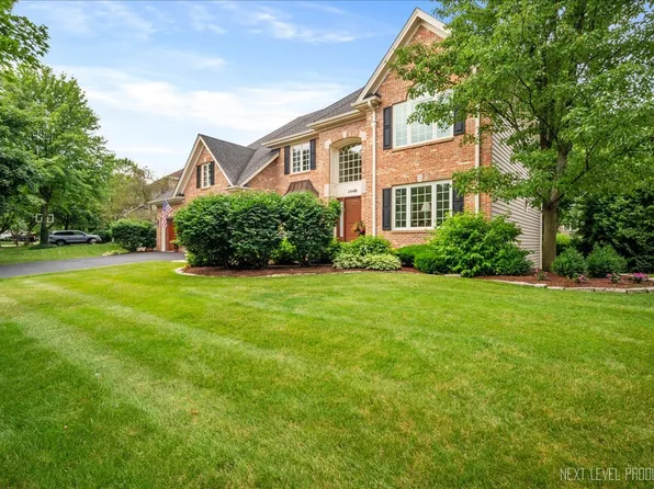 1448 Eagle Brook Dr, Geneva, IL 60134