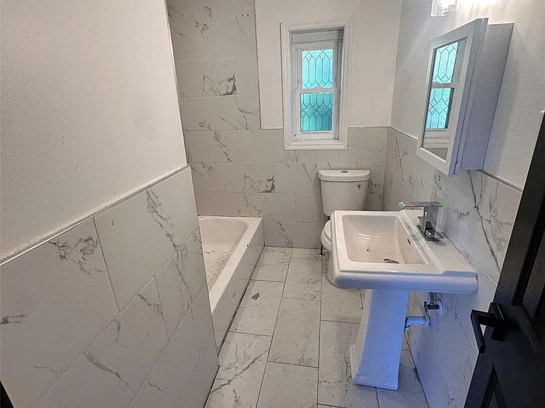 152 Smith St #2 — Photo 8