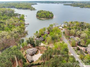 18321 Rosapenny Rd, Charlotte, NC 28278