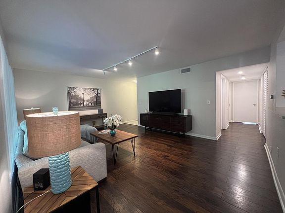 5th image of 815 W Boynton Beach Boulevard #11-102