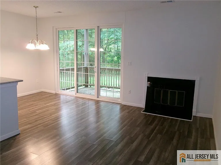 4261 Bayberry Ct — Photo 4