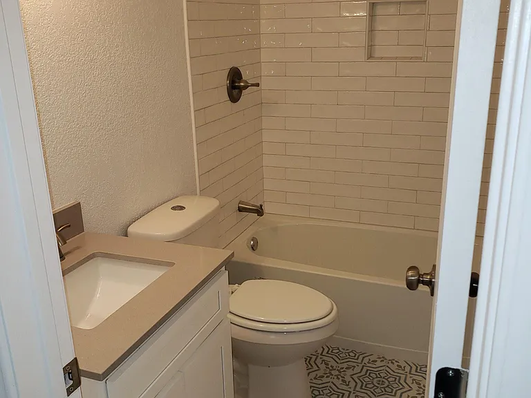 5744 Dennis Ave — Photo 7