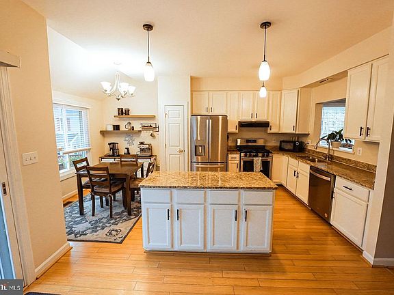 3rd image of 3643 Ransom Pl