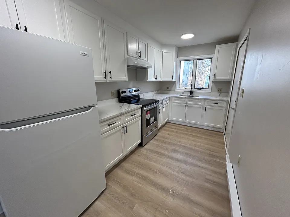 37 Monroe St #3