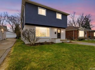 57 W Elmwood Ave, Clawson, MI 48017