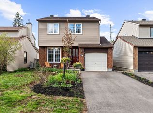 34 Melville Dr, Ottawa, ON K2J2E9