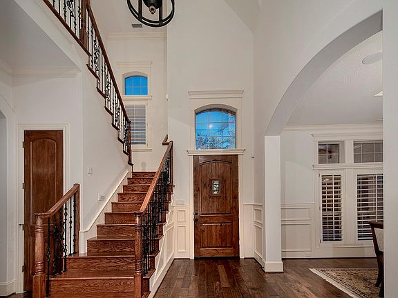 3rd image of 62 W Double Green Cir