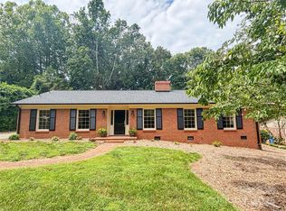 771 9th St NW, Hickory, NC 28601