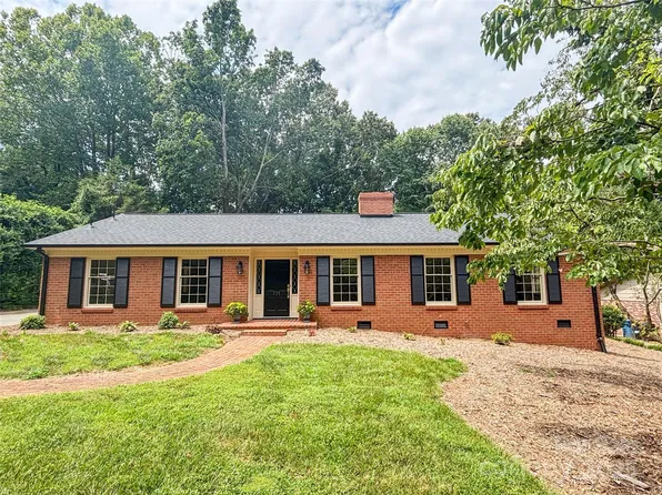 771 9th St NW, Hickory, NC 28601