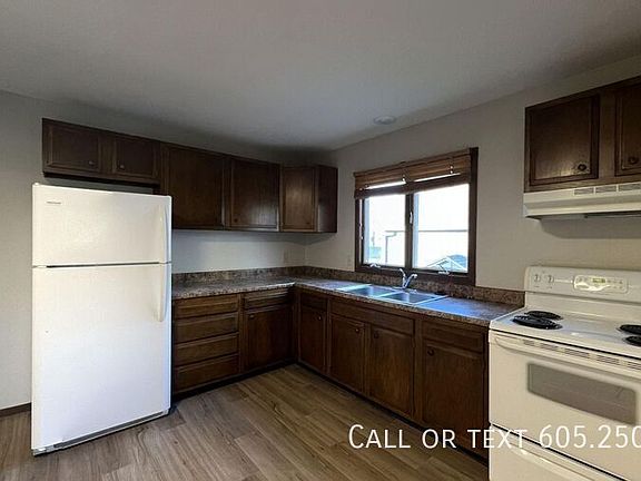3rd image of 1011 S 2nd Ave #2