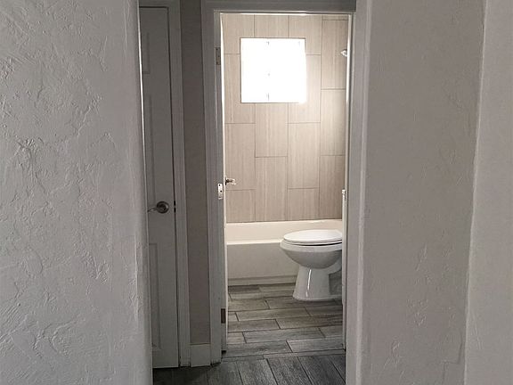 Hallway/Bathroom