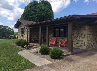 3 Greenbrier Trl, Milton, WV 25541