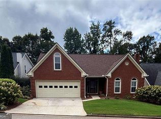 300 Shelli Ln, Roswell, GA