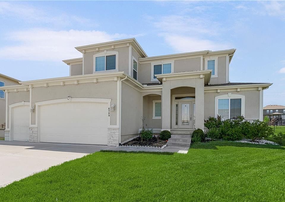 1st image of 6709 NW 105th St