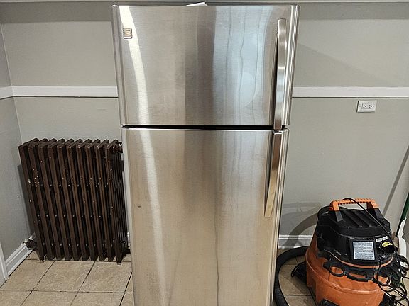Refrigerator