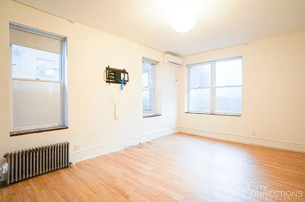 Rented by City Connections Realty | media 17