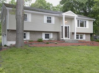 36 Split Tree Dr, Wappingers Falls, NY 12590