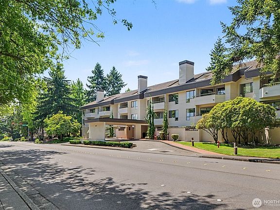 4th image of 401 100th Ave NE #314