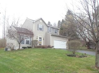 68 Chaucer Cir, Baldwinsville, NY 13027