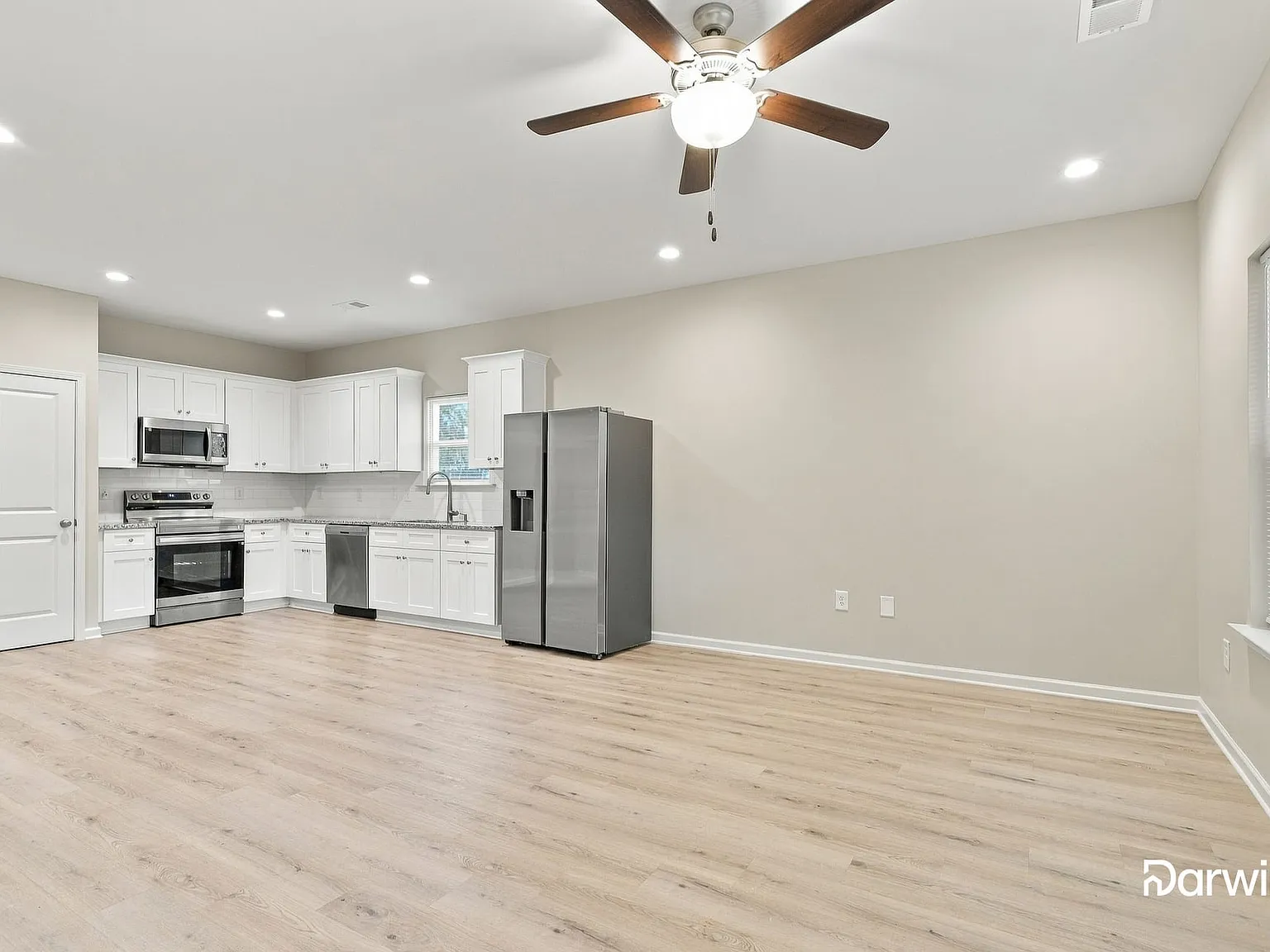 3 bed, 2.0 bath, 1190 sqft, $1,745 — Photo 4
