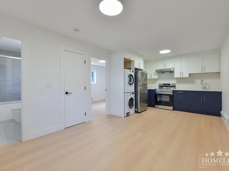 11004 78th Ave #COACH HOUSE — Photo 3