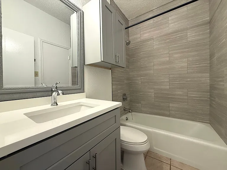 203 E 31st St #101 — Photo 11