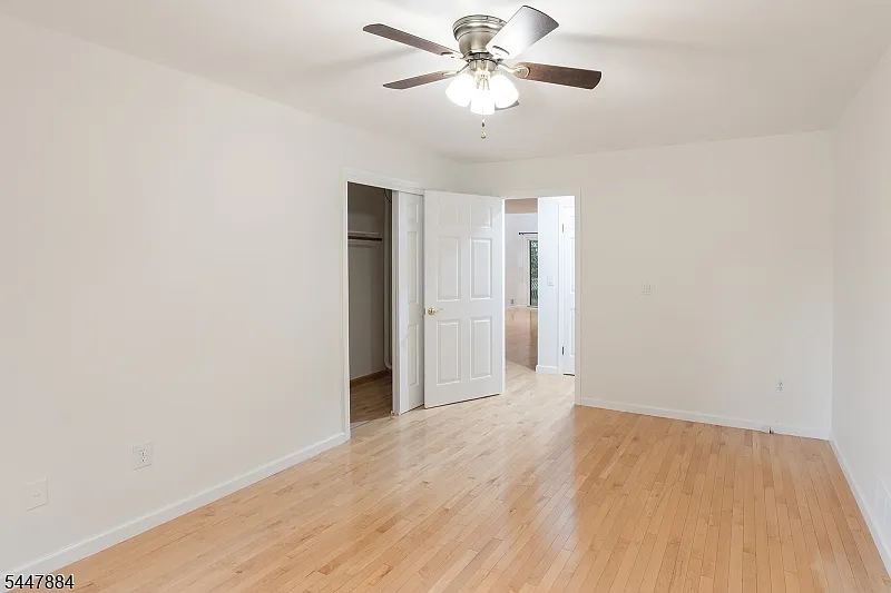3 bed, 1.5 bath, 1800 sqft, $3,700 — Photo 3