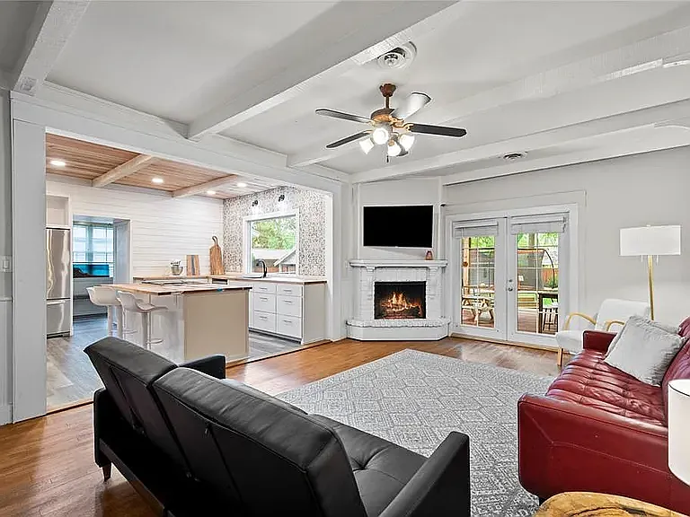 115 Ardmore Ave — Photo 2