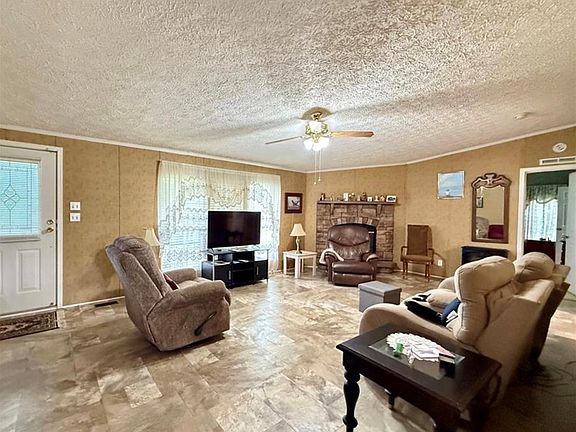 2nd image of 113 Country Place Cir
