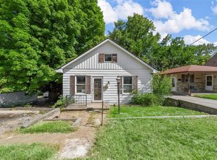 8819 North Ave, Saint Louis, MO 63114