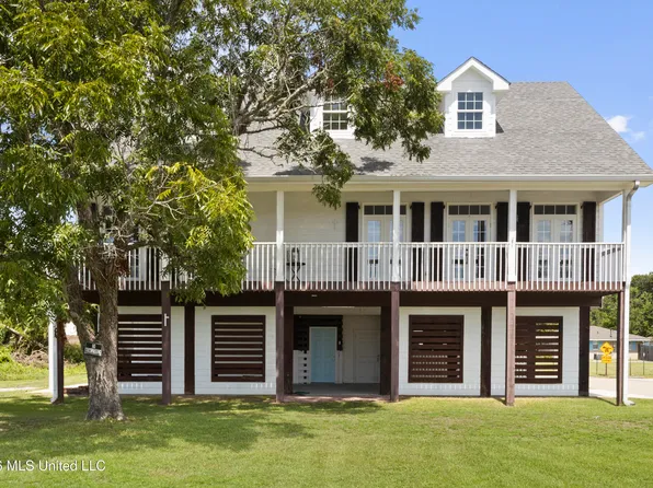 207 Saint Paul Ave, Pass Christian, MS 39571